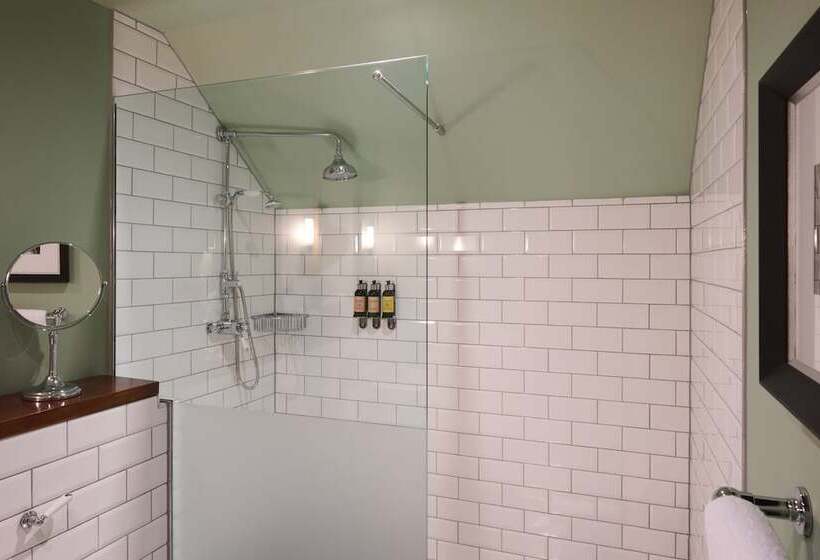 جناح جونيور, Du Vin Cheltenham