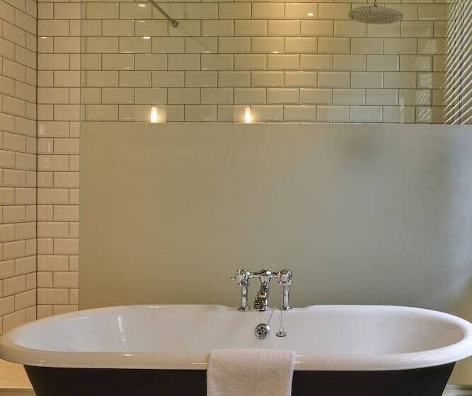 جناح جونيور, Du Vin Cheltenham