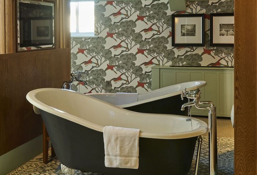 جناح جونيور, Du Vin Cheltenham