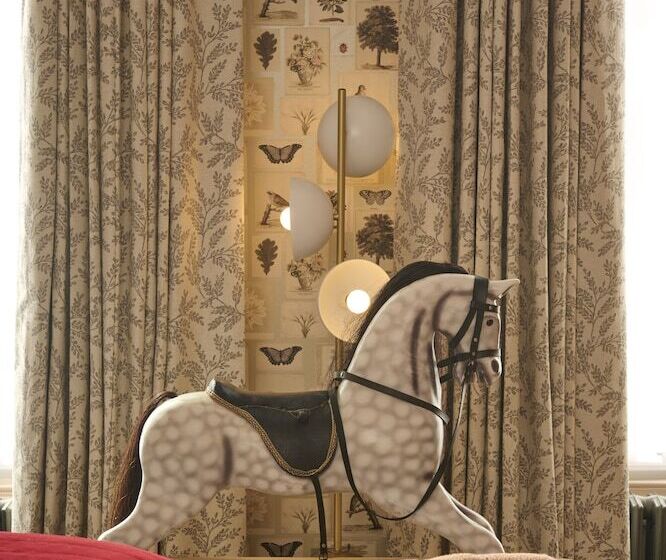 جناح, Du Vin Cheltenham