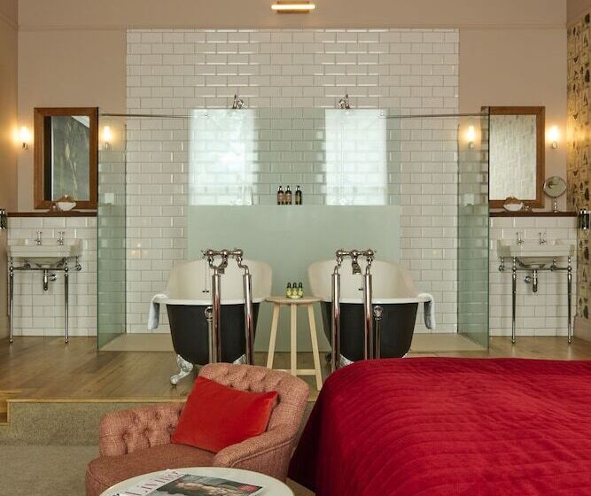 جناح, Du Vin Cheltenham