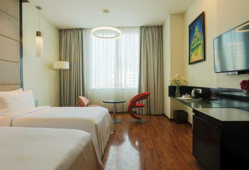 غرفة ديلوكس, E