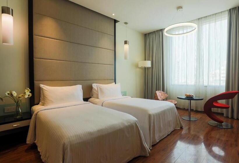 غرفة ديلوكس, E