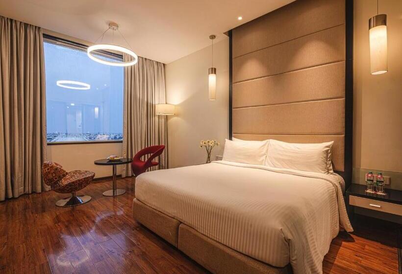 غرفة ديلوكس, E