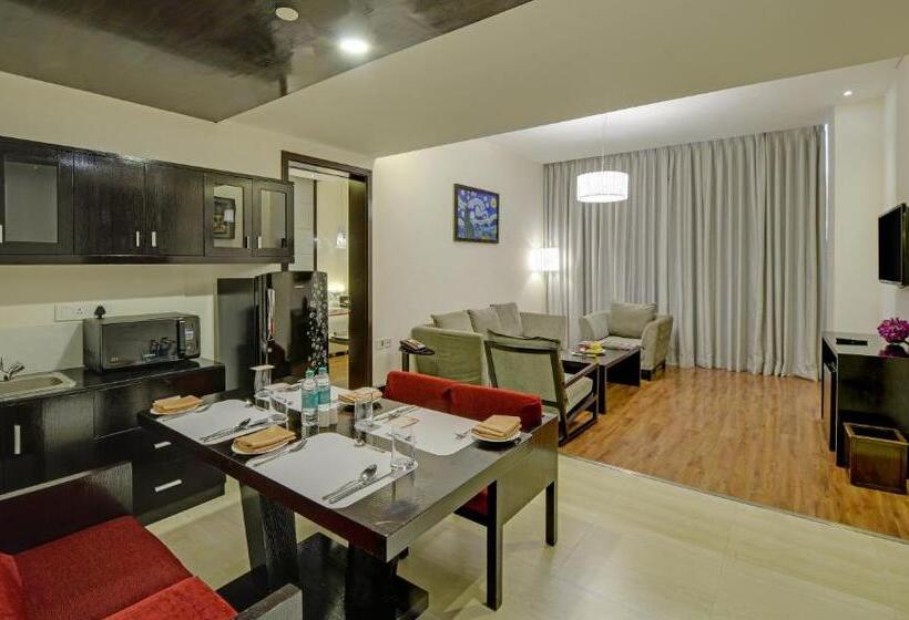 جناح ديلوكس, E