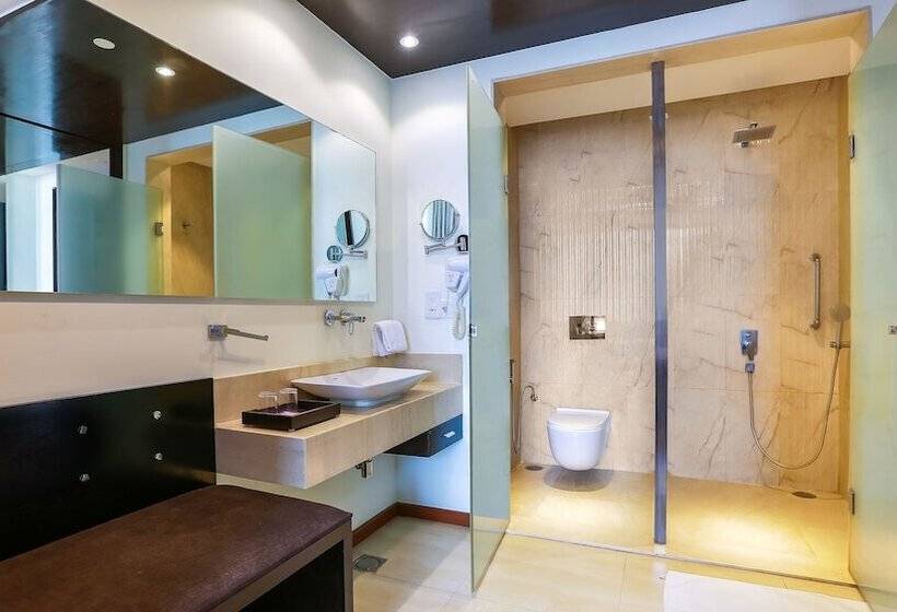 غرفة ديلوكس, E