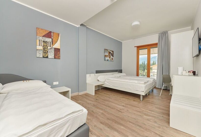 اتاق خانوادگی, Eco Hotel Benacus