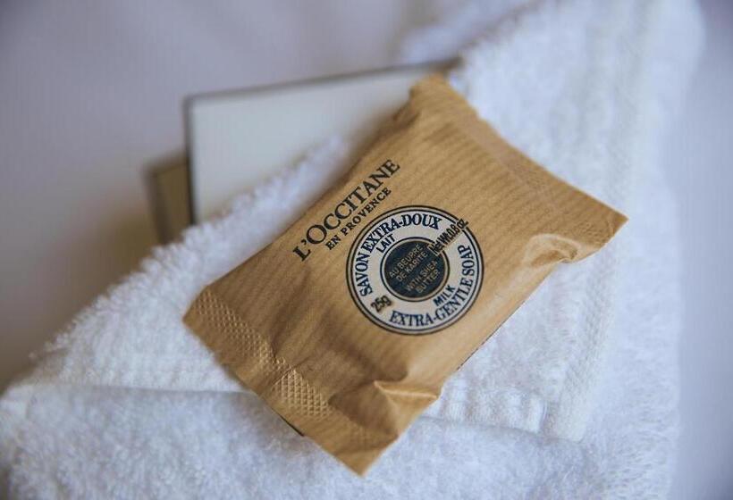 חדר סופריור, Hart S