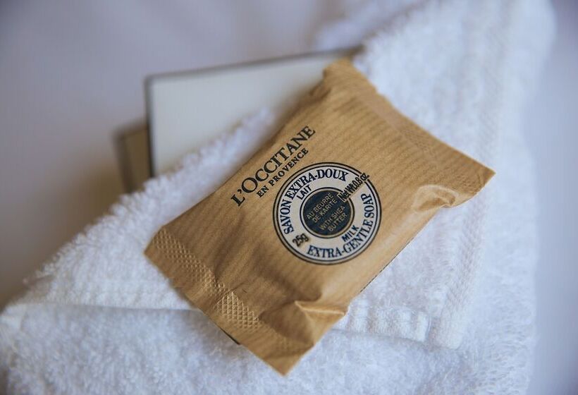 חדר סופריור, Hart S