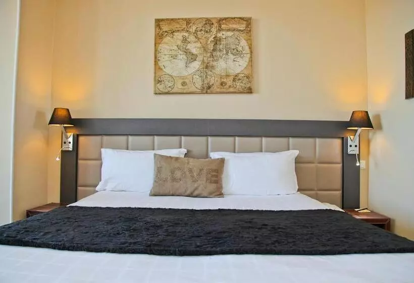 اتاق سوپریور با چشم‌انداز دریا, Hôtel La Villa Cap D’antibes