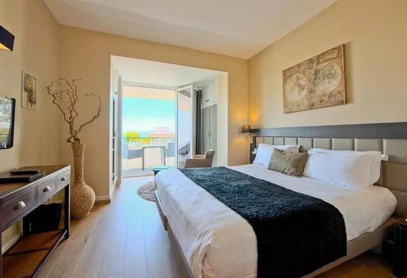 اتاق سوپریور با چشم‌انداز دریا, Hôtel La Villa Cap D’antibes
