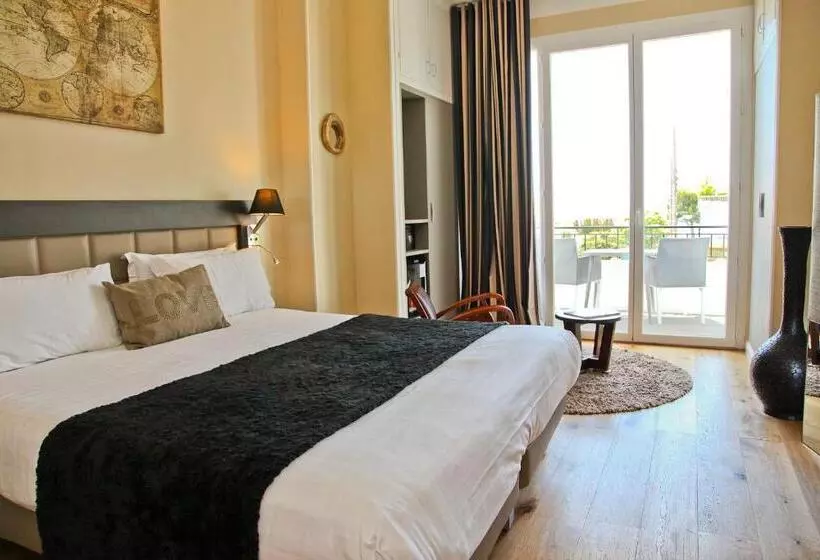 اتاق سوپریور با چشم‌انداز دریا, Hôtel La Villa Cap D’antibes