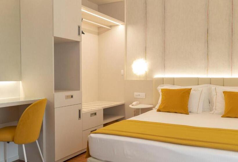 غرفة سوبيريور, Imperia