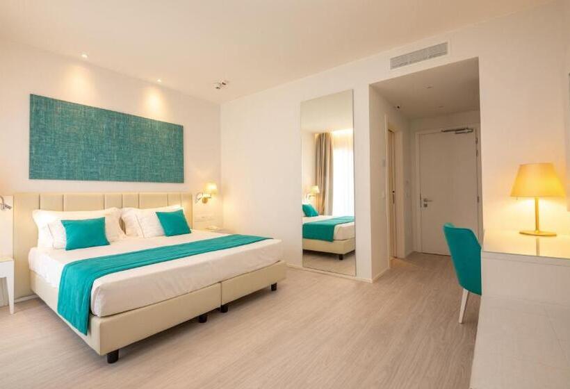 جناح جونيور, Imperia