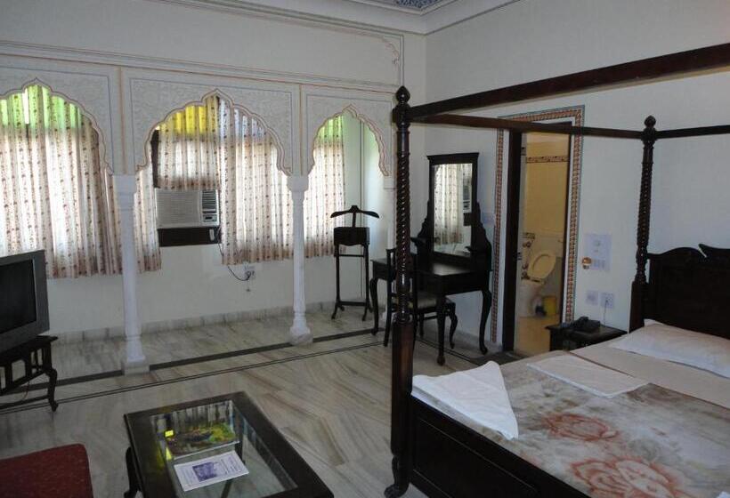 スーペリアールーム, Krishna Palace   A Heritage