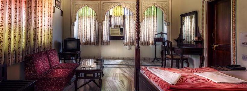 Chambre Supérieure, Krishna Palace   A Heritage