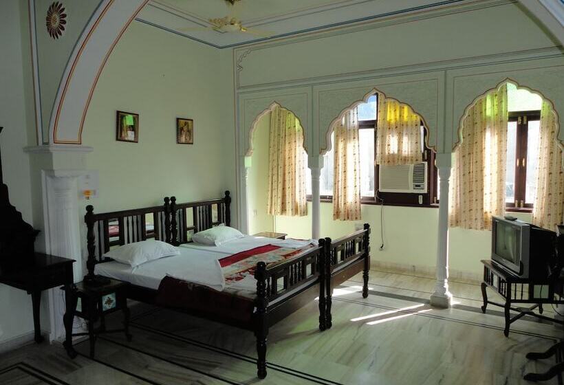 Chambre Supérieure, Krishna Palace   A Heritage