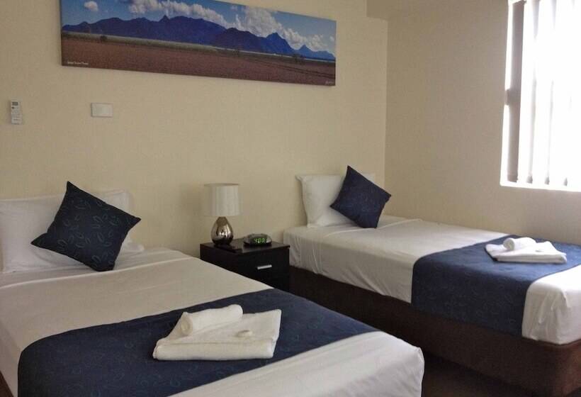 Номер Стандарт, Lees