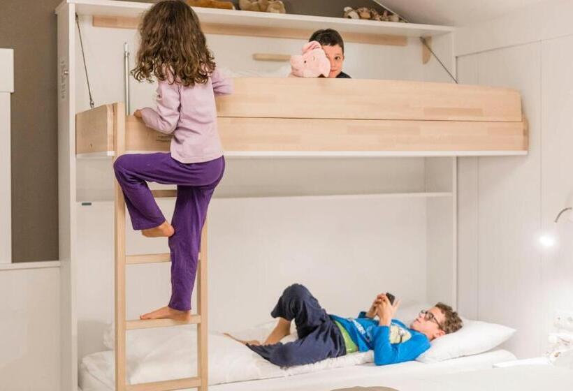 غرفة سوبيريور عائلية, Lener