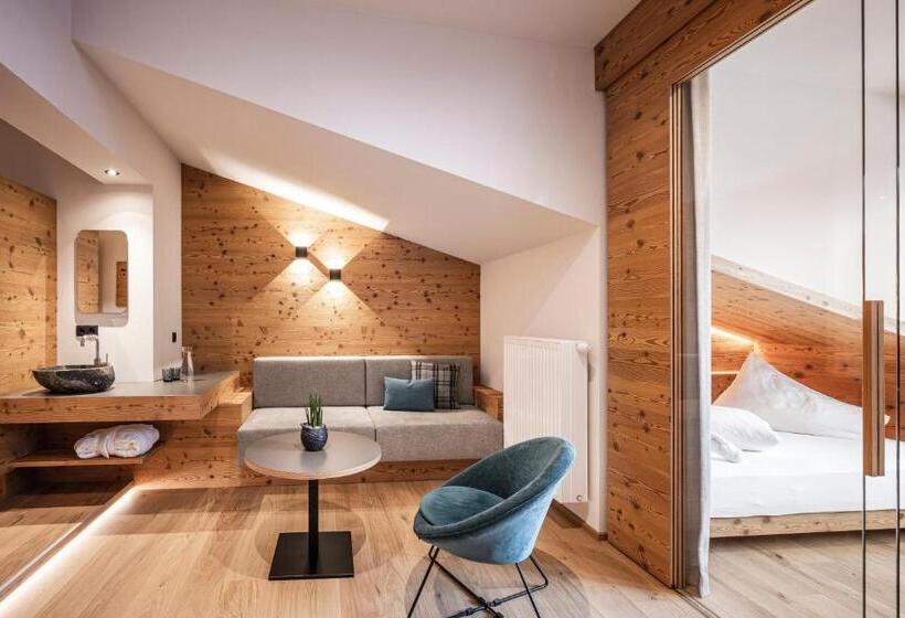 جناح جونيور مزوَّد بشرفة, Lener