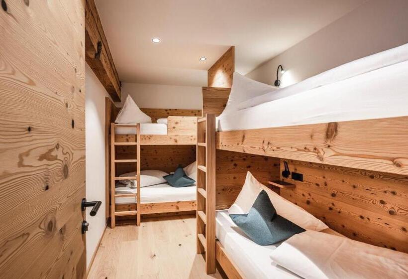 جناح جونيور مزوَّد بشرفة, Lener