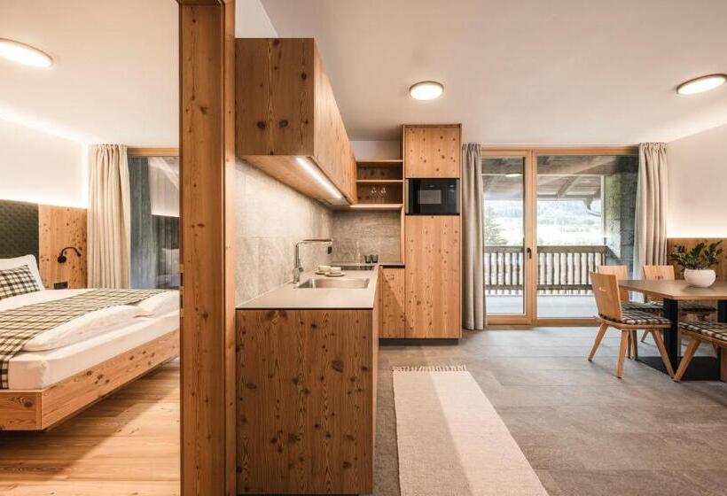 شقة غرفة واحدة ذات إطلالة, Lener