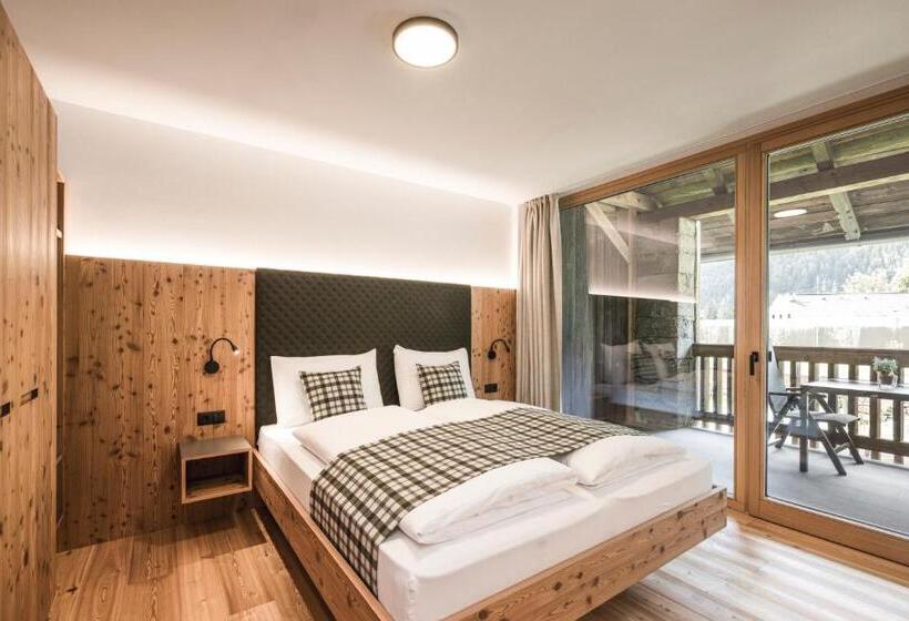 شقة غرفة واحدة ذات إطلالة, Lener