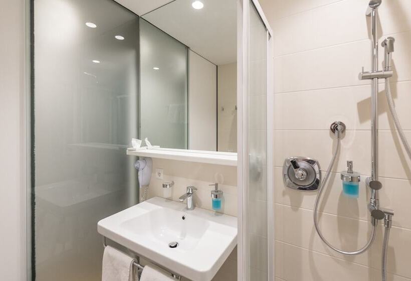 غرفة سوبيريور, Lener