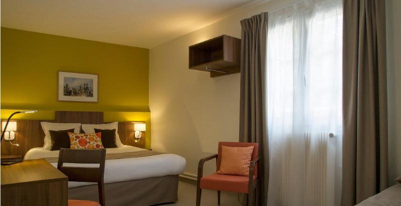 חדר קומפורט לשלושה, Logis Hôtel Restaurant Chaptal, Amboise