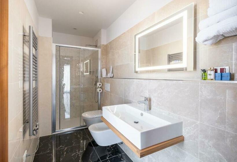 סוויטת ג'וניור דלוקס, Mare