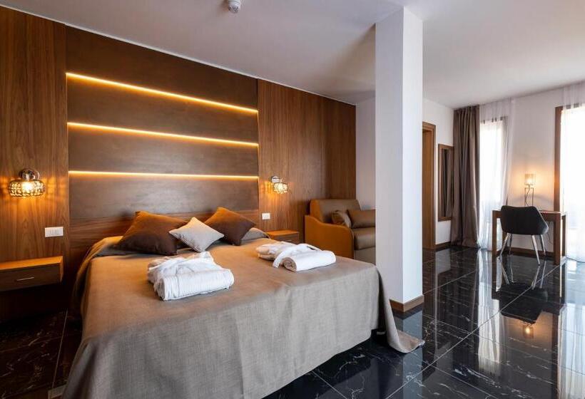 סוויטת ג'וניור דלוקס, Mare