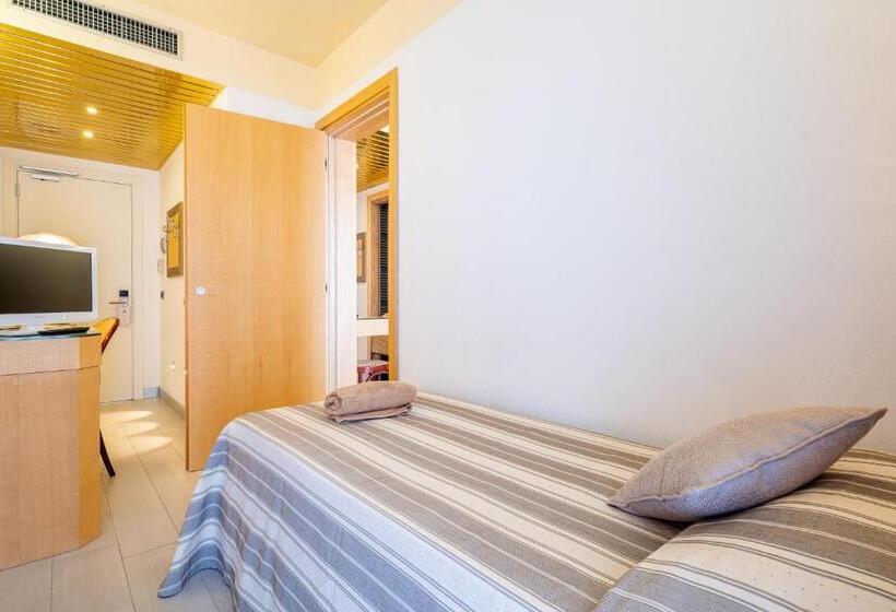 חדר משפחתי, Mare