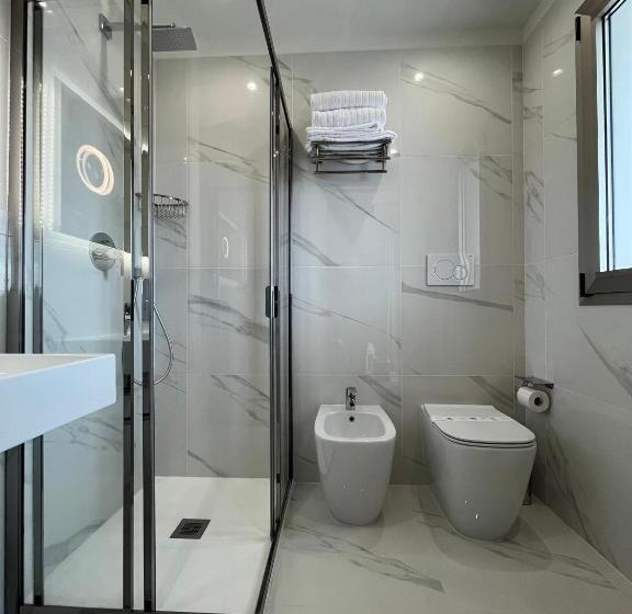 חדר משפחתי, Mare