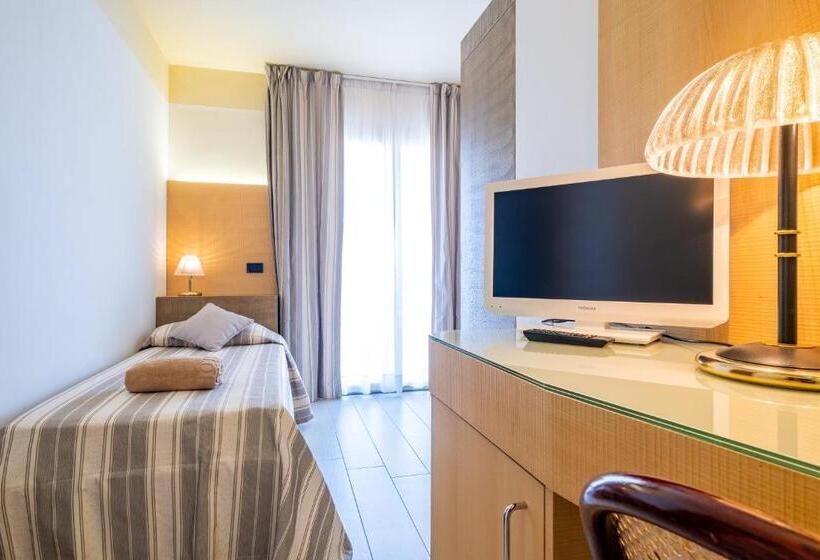 חדר סטנדרט לשלושה עם מרפסת, Mare