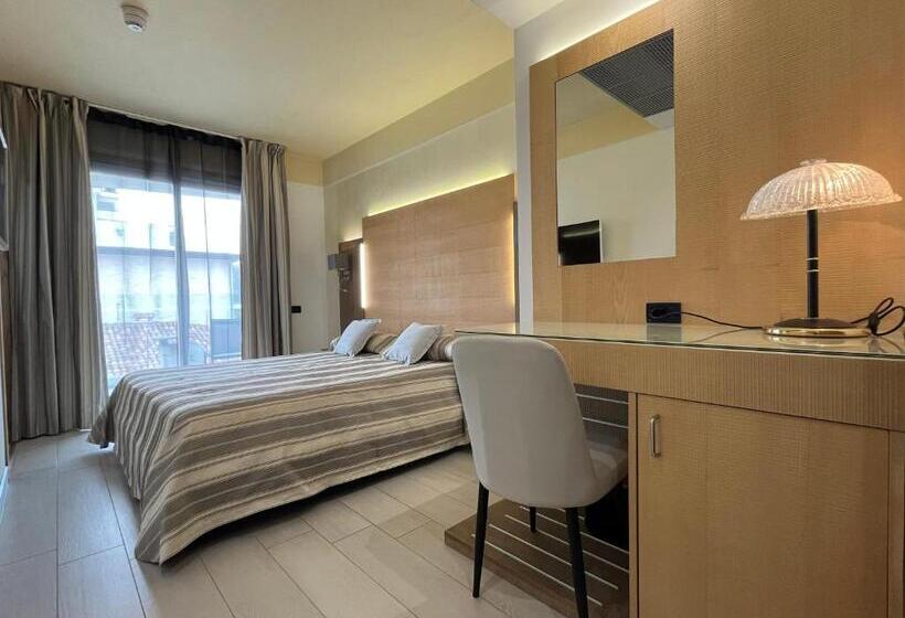 חדר סטנדרט לשלושה עם מרפסת, Mare