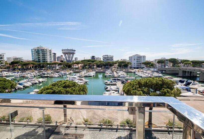 חדר דלוקס, Mare