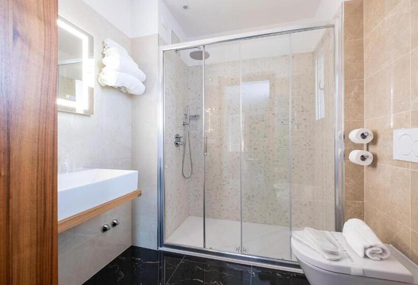 סוויטת ג'וניור דלוקס, Mare