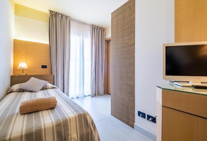 חדר משפחתי, Mare