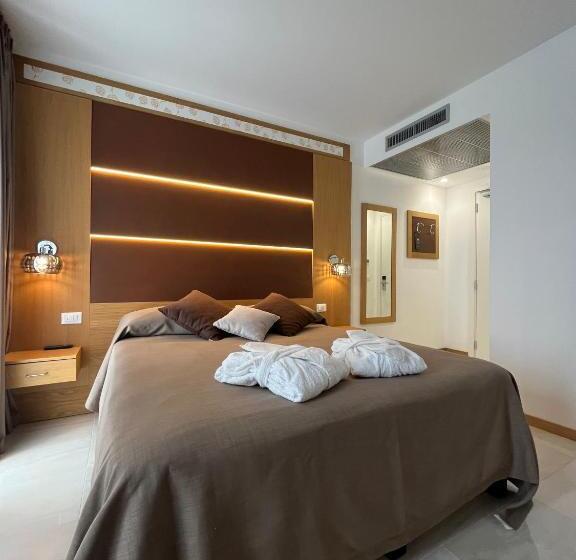 סוויטת ג'וניור עם מרפסת, Mare