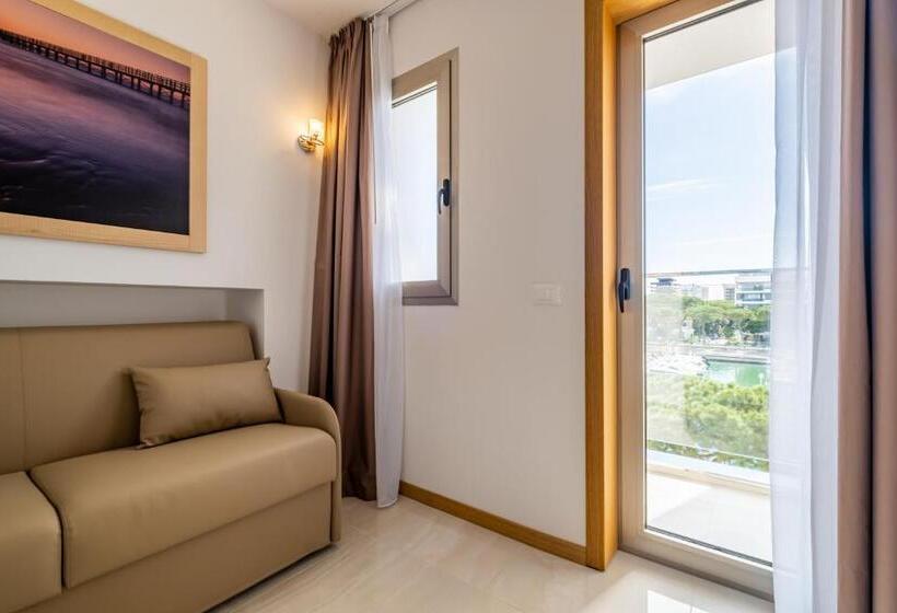 סוויטת ג'וניור עם מרפסת, Mare