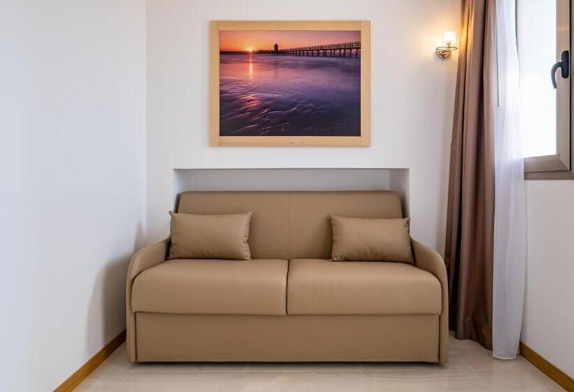 סוויטת ג'וניור עם מרפסת, Mare