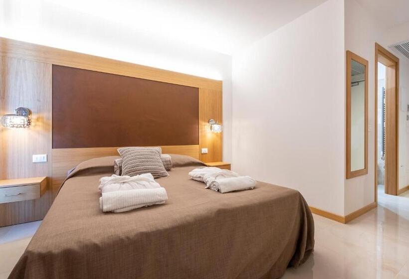 חדר משפחתי דלוקס, Mare