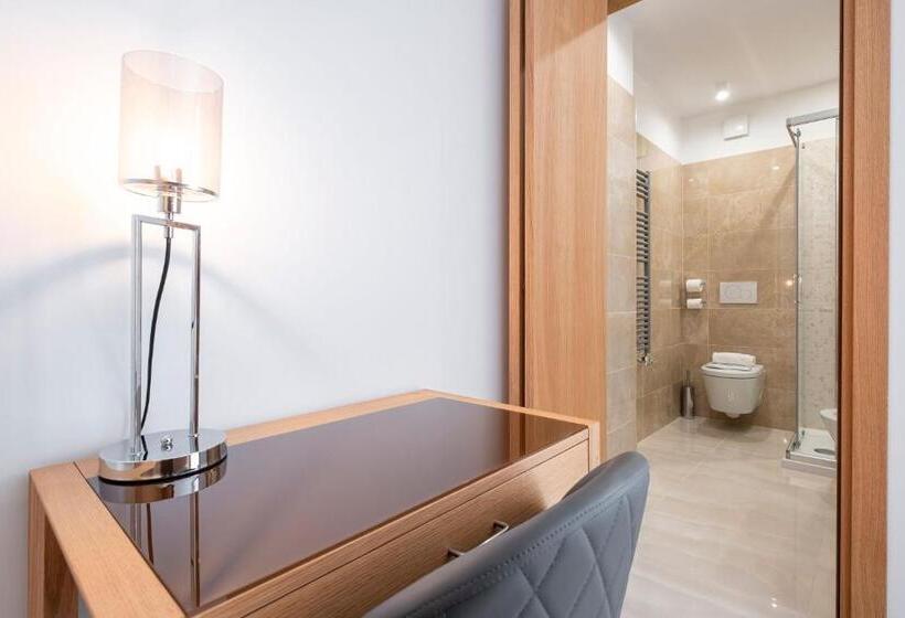 חדר דלוקס, Mare