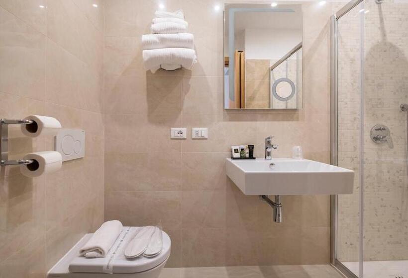 סוויטת ג'וניור עם מרפסת, Mare