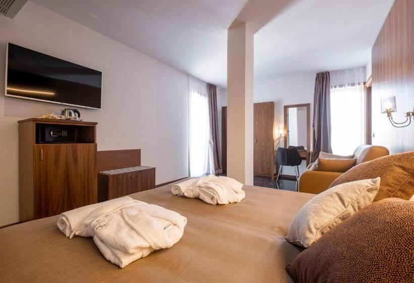 סוויטת ג'וניור דלוקס, Mare