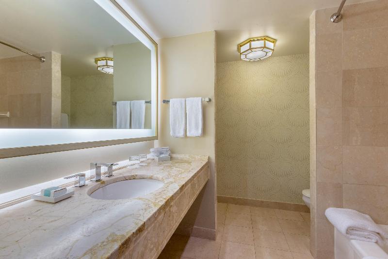 غرفة إقتصادية ثلاثية, Moderno