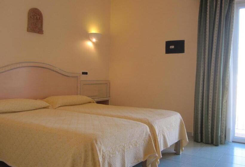 Pokój Czteroosobowy Standard, Parco Aurora Terme