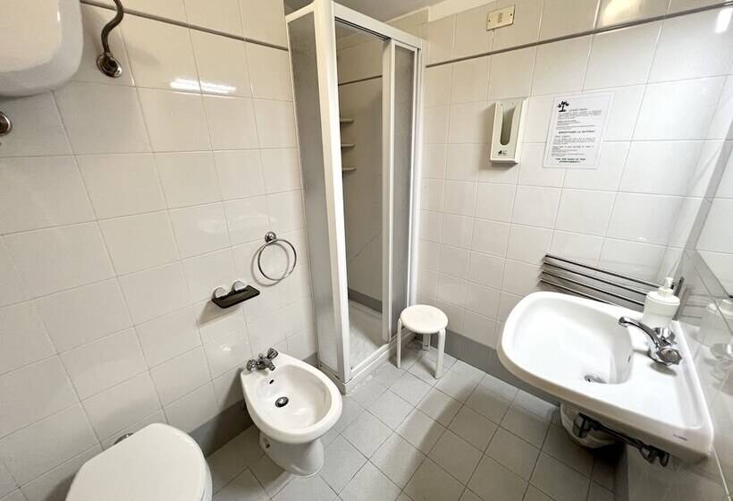 اتاق استاندارد یک نفره, Piccolo Hotel Etruria