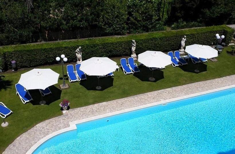 חדר סטנדרט יחיד, Royal