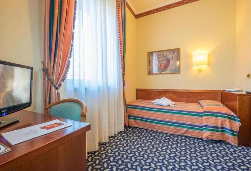 חדר סטנדרט יחיד, Royal